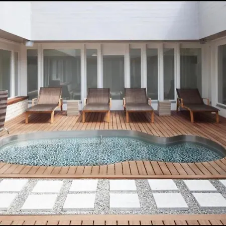 Executive Suite Ac & Free Parking