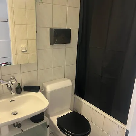 Executive Location & Fast Free Wi-fi & Ac & Parking *