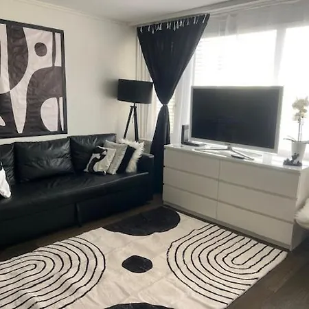 Executive Location & Fast Free Wi-fi & Ac & Parking *